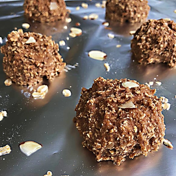 BOLITAS DE BANANO Y ALMENDRAS