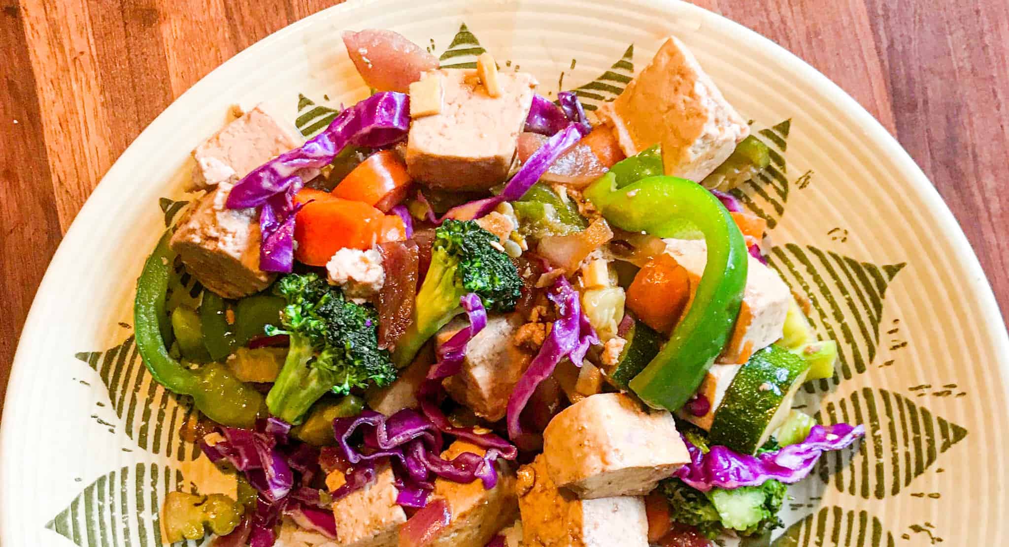 Sofrito de tofu y verduras